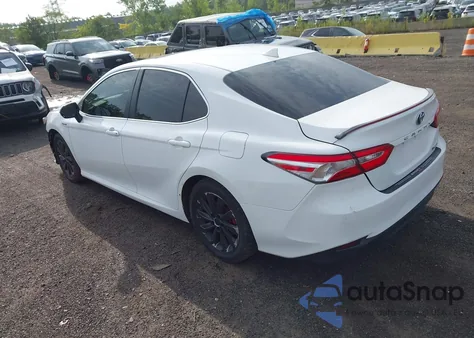 2020 Toyota Camry Le Hybrid z USA, uszkodzony, nr VIN 4T1E31AK6LU009314